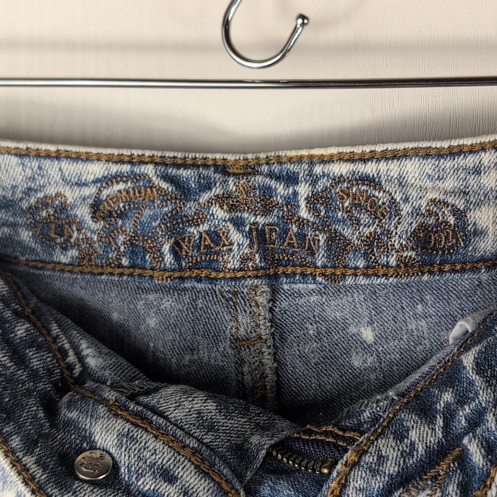 Wax Jean Women's Shorts Size M/W30 Blue Distressed Stretch Denim Frayed Hem - Picture 10 of 13